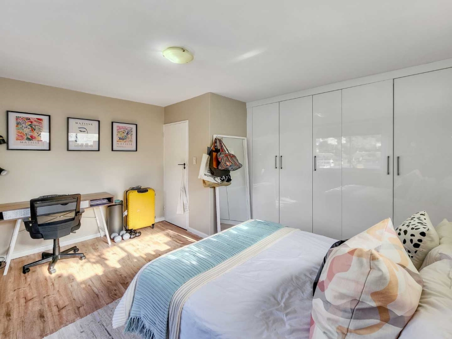 To Let 3 Bedroom Property for Rent in Sea Point Western Cape